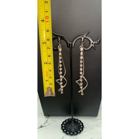 Silver Tone Swirl Earrings With Clear Rhinestone Dangle Unique Artsy Beauty - Picture 4 of 4
